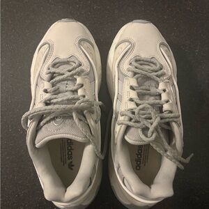 Adidas Original Oznova Gray shoes